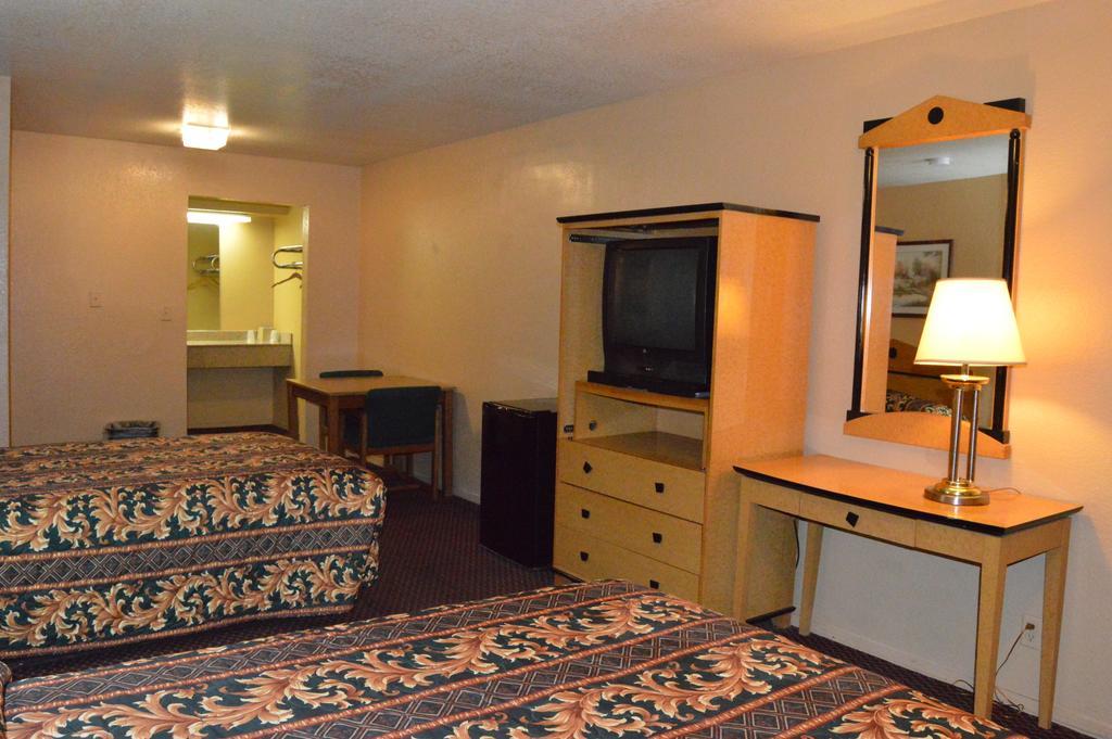 Delux Inn Tulsa Habitación foto